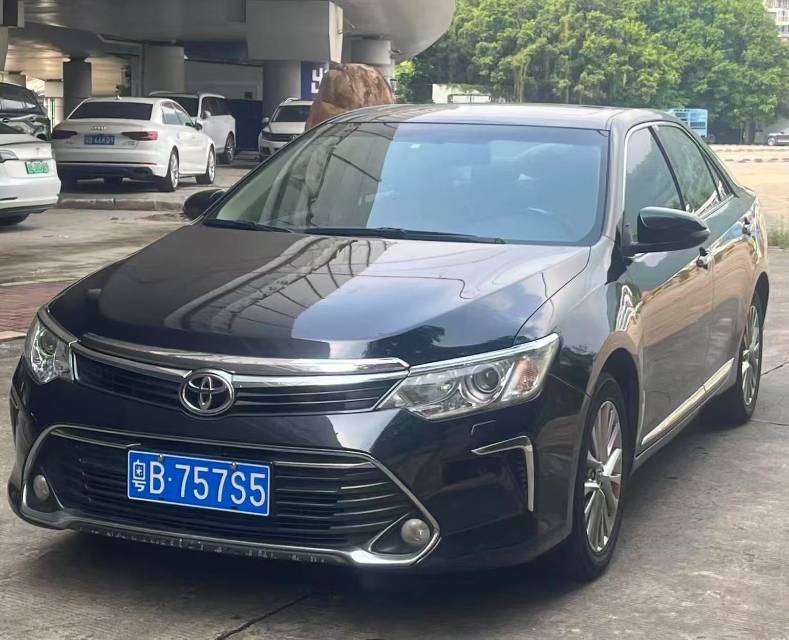 2017 Toyota Camry 2.5L Automatic G 10th Anniversary Luxury Navigation Edition