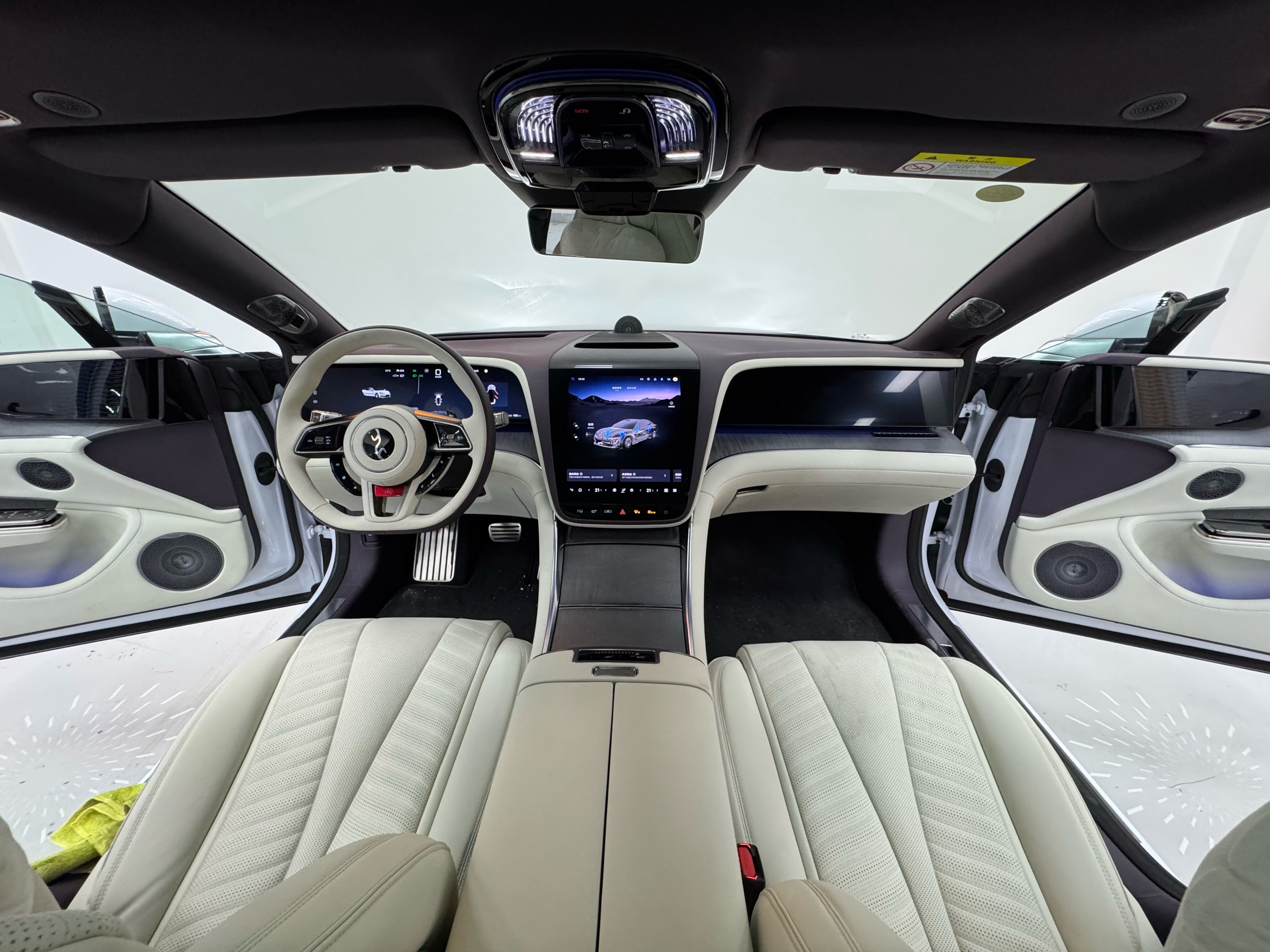 BYD 2025 Yangwang U7 EV Brand NEW AWD Luxury Sedan - View 4