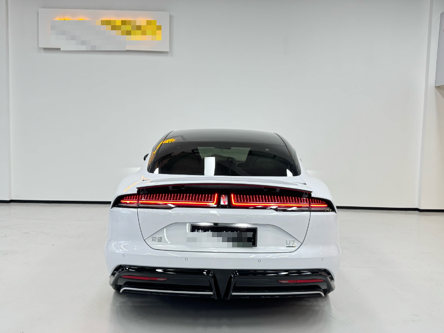 BYD 2025 Yangwang U7 EV Brand NEW AWD Luxury Sedan - View 6