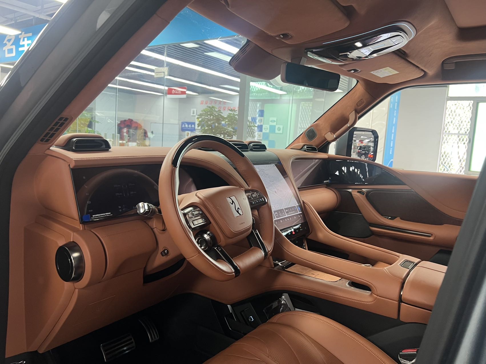 Pre-owned 2023 Yangwang U8 Luxury SUV 33,000km - View 4