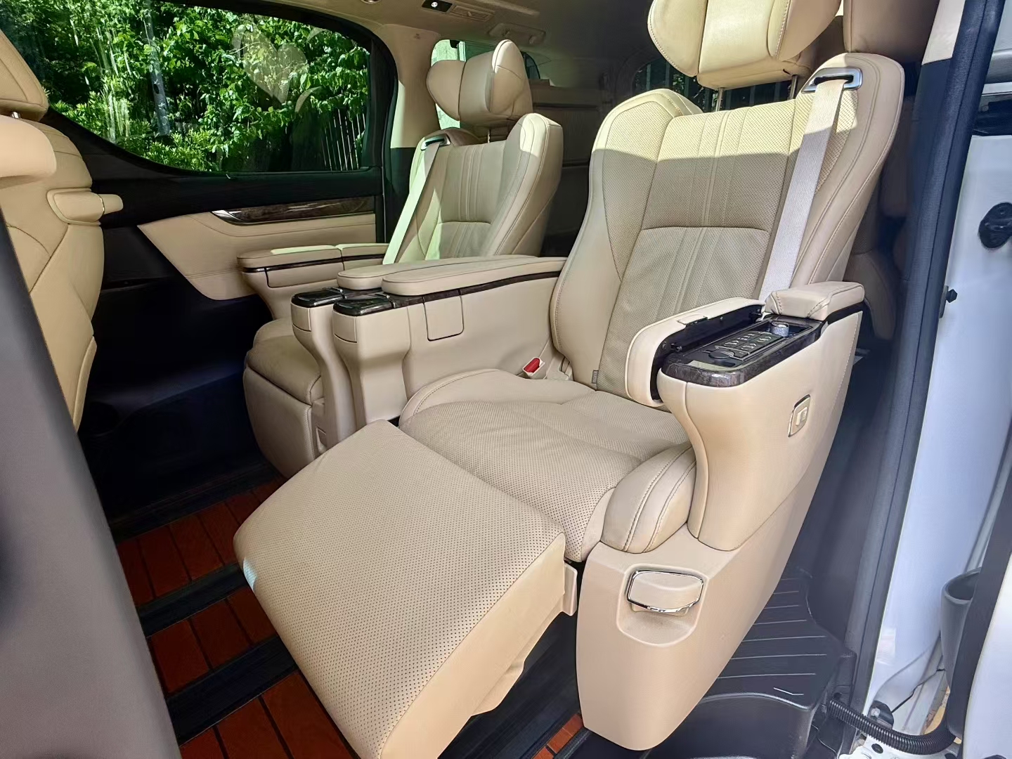 Toyota Unknown - View 3
