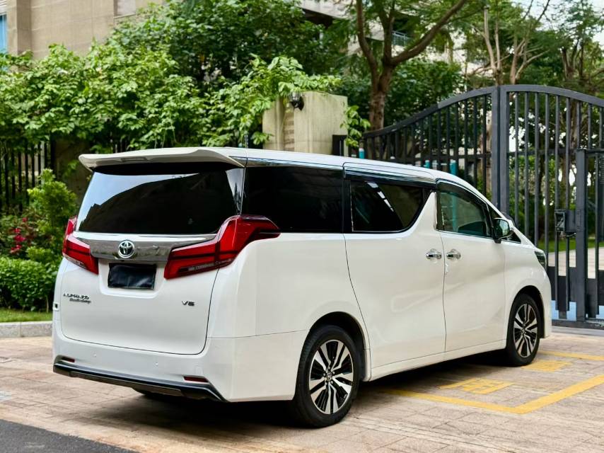 Used Used 2018 Toyota Alphard - 70000 km - Image 7