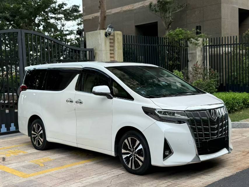 Used Used 2018 Toyota Alphard - 70000 km - Image 8