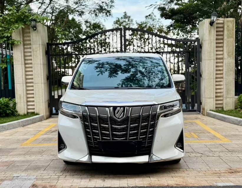 Used Used 2018 Toyota Alphard - 70000 km - Image 9