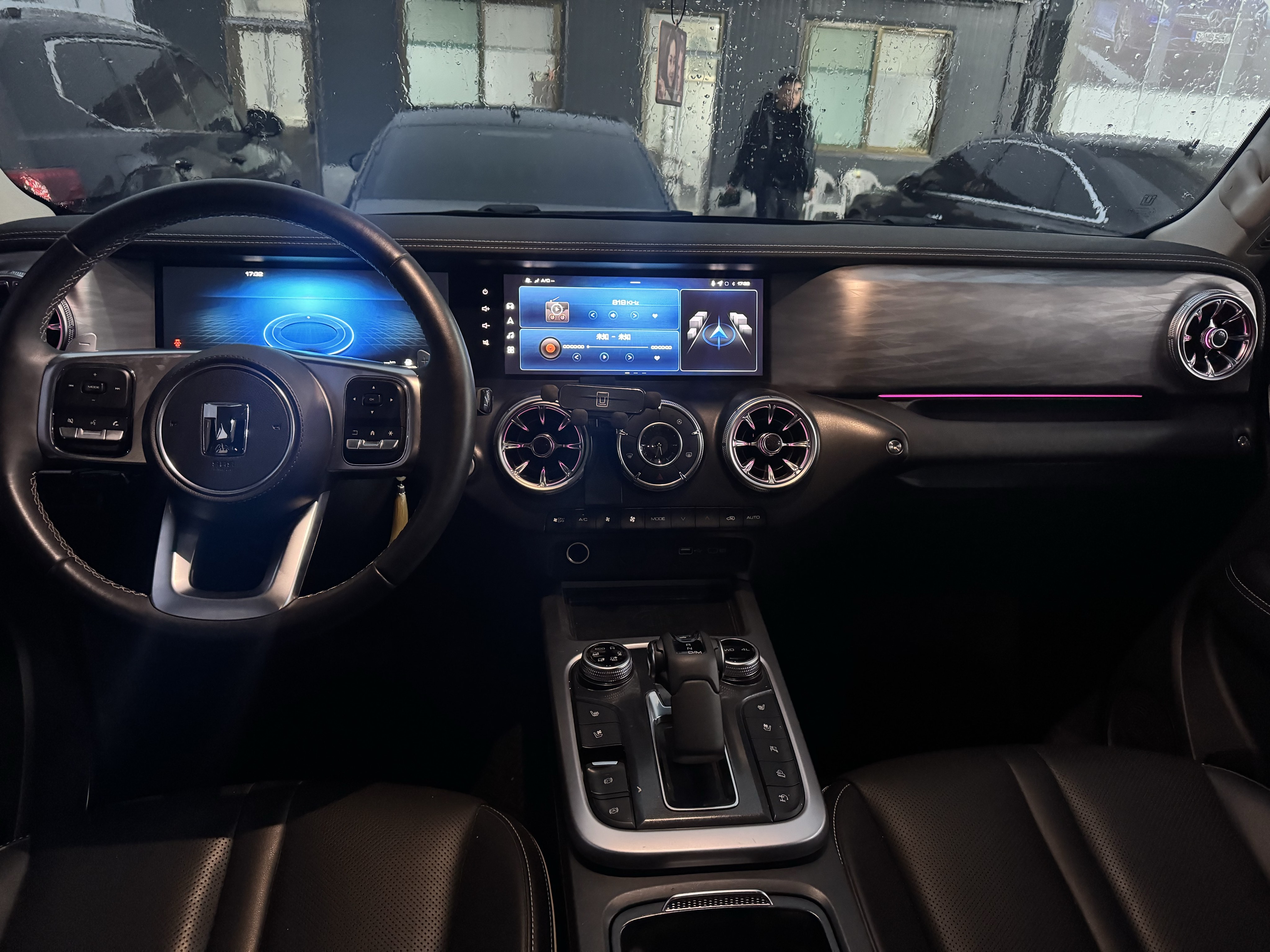 Tank 300 2023 2.0T AT Urban SUV Used Car - View 5