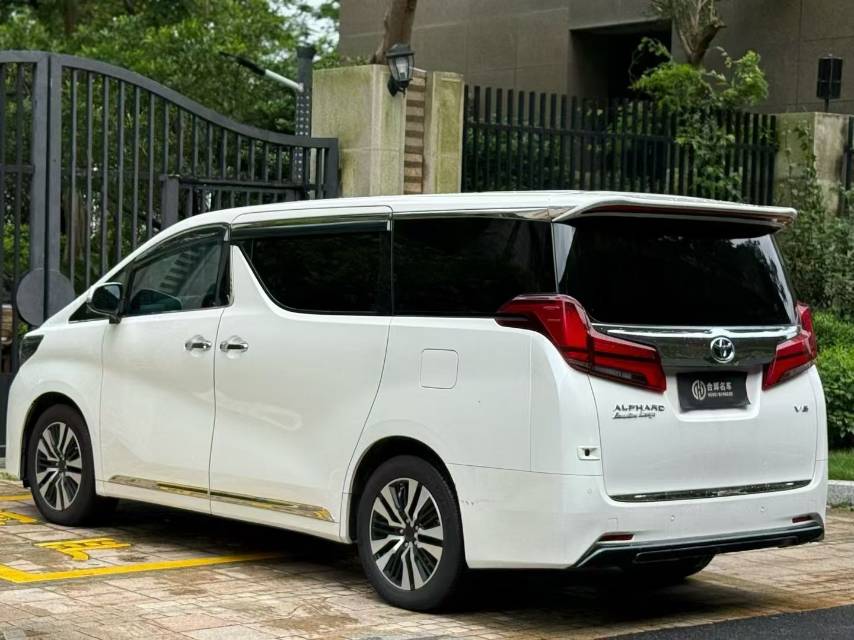 Used Used 2019 Toyota Alphard - 90000 km - Image 9