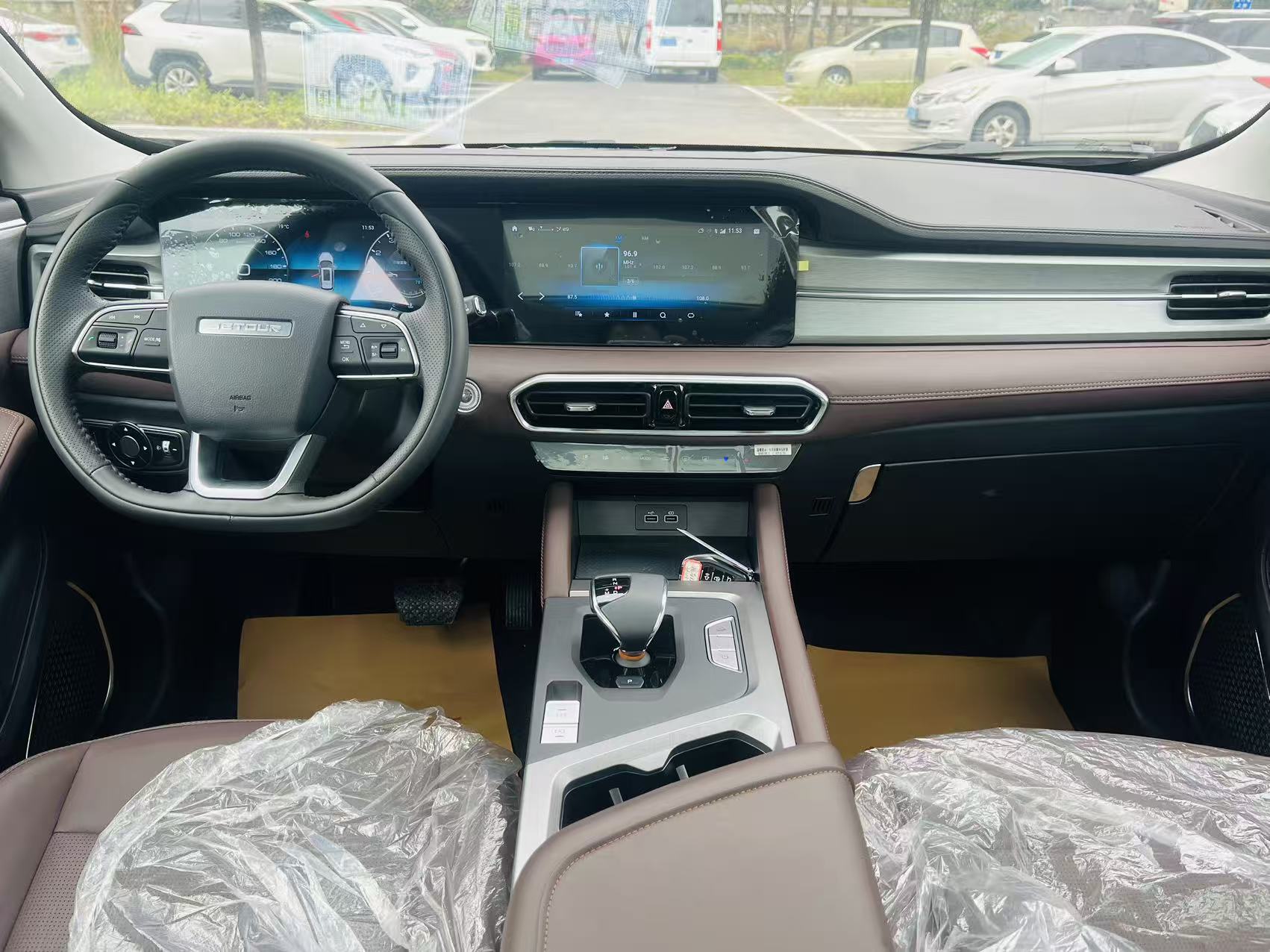 Used 2023 Jetour X90 PLUS 1.6T DCT Pingceng 5-Seater 0km - Image 4