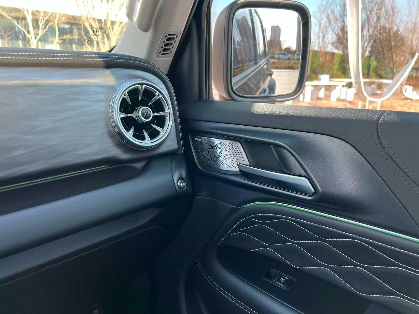Tank 300 2023 2.0T AT Off-Road Conqueror - View 5