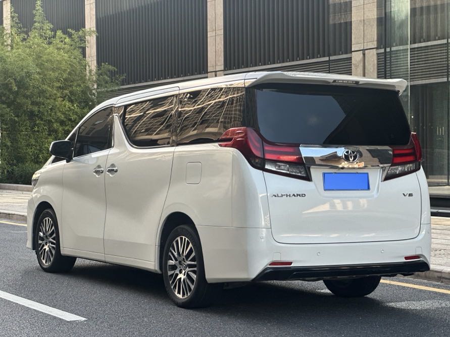 Used Used 2016 Toyota Alphard - 99000 km - Image 3