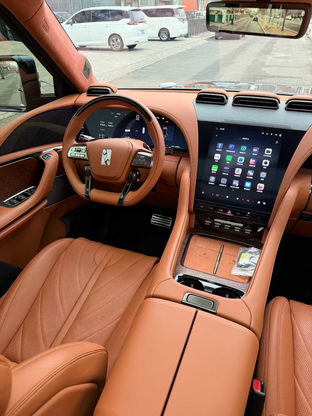 Low Mileage Used Yangwang U8 Luxury SUV 2024 - View 4
