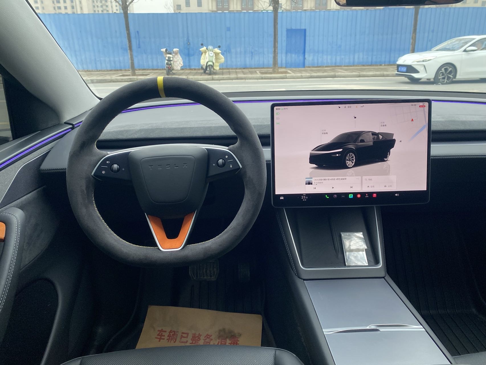 Tesla Model Y 2025 Long Range All-Wheel Drive 18,000 km - View 6
