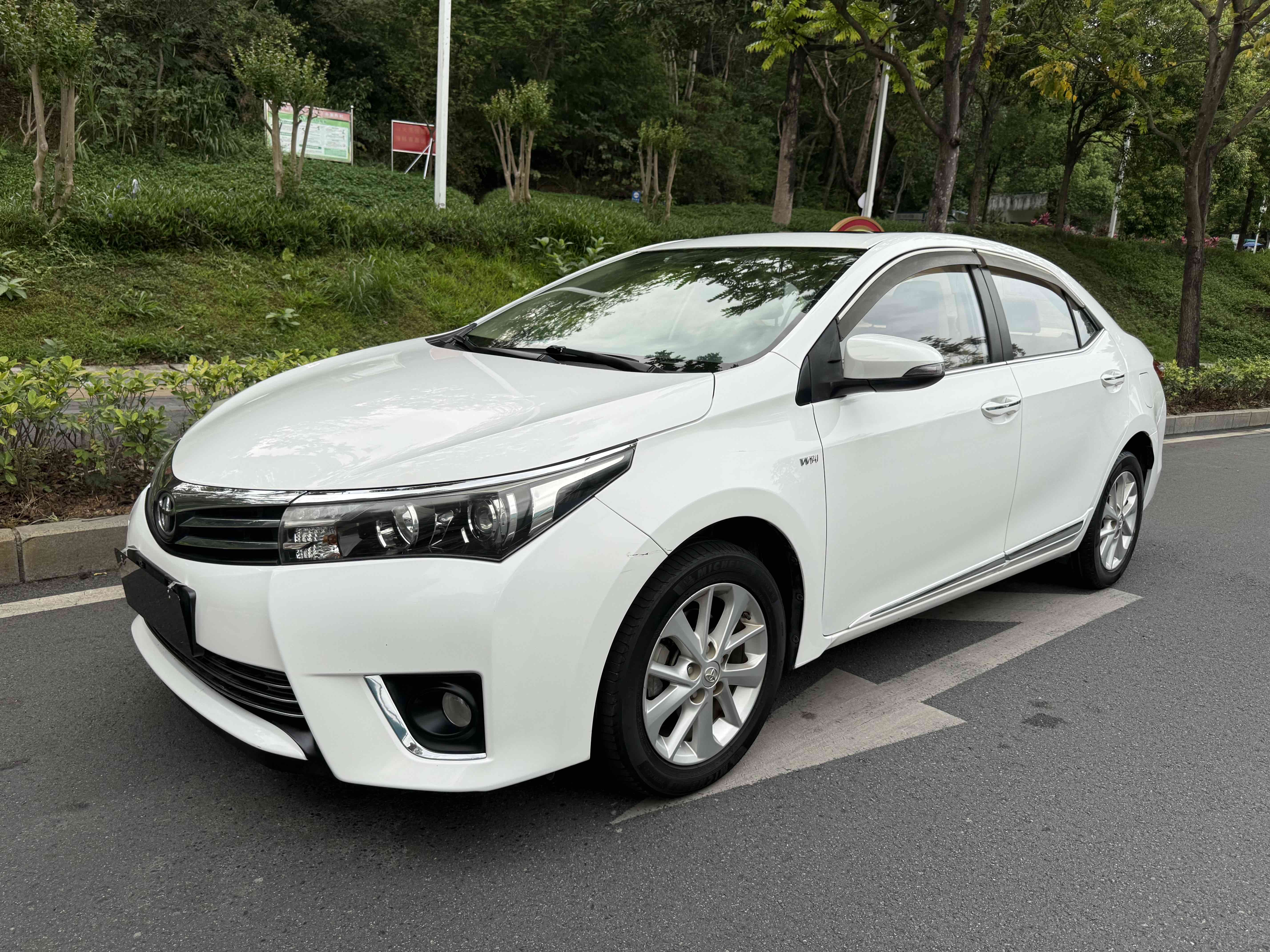 2015 Toyota Corolla 1.8L CVT GLX-i Used Sedan