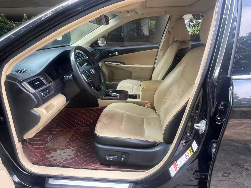 Used 2017 Toyota Camry 2.5L Automatic G 10th Anniversary Luxury Navigation Edition - Image 6
