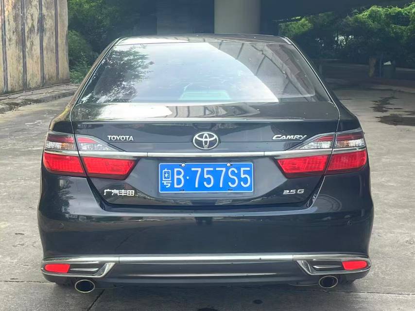 Used 2017 Toyota Camry 2.5L Automatic G 10th Anniversary Luxury Navigation Edition - Image 8