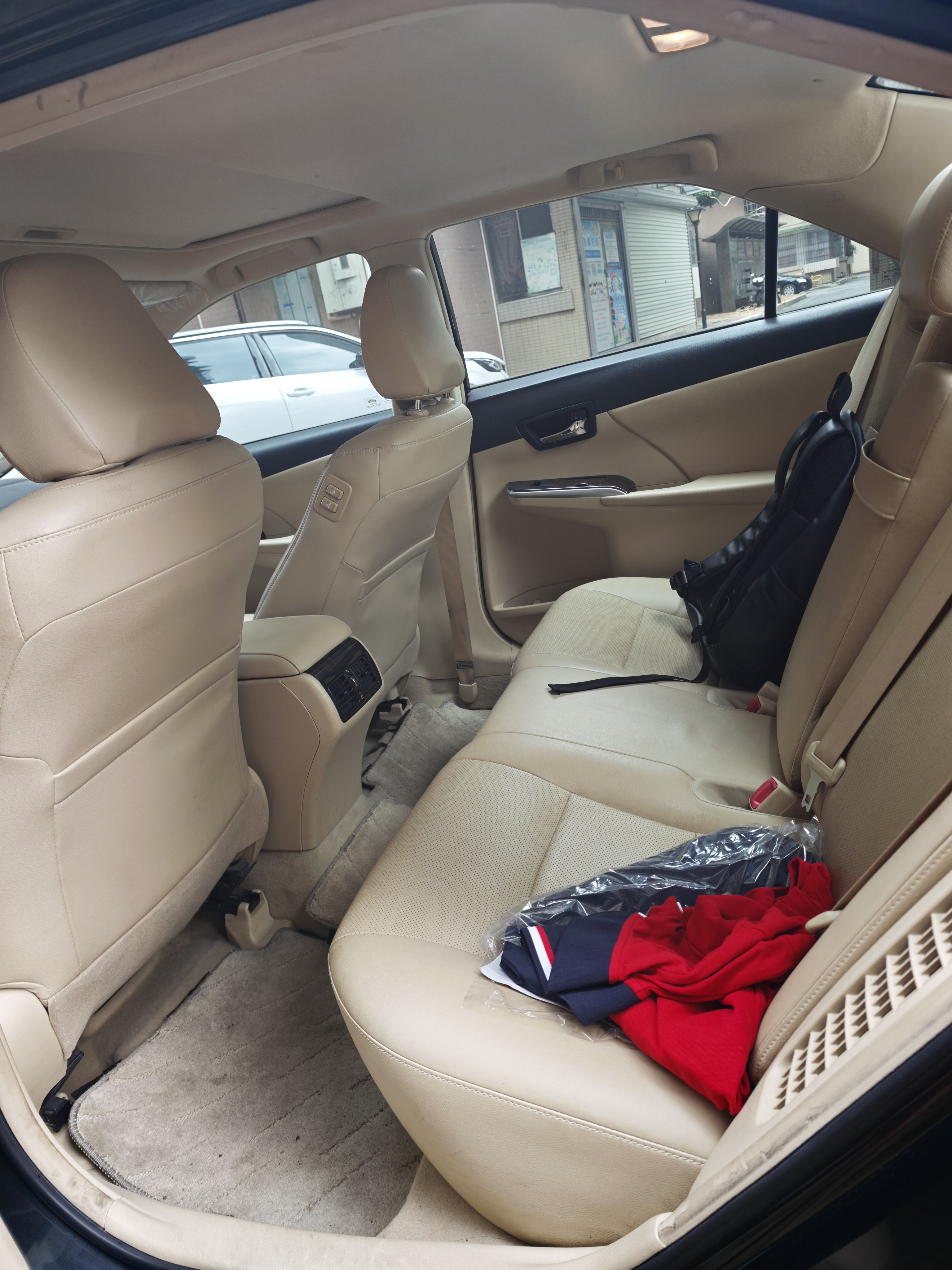 Used 2016 Toyota Camry 2.5L Hybrid CVT Luxury Navigation Edition - Image 4