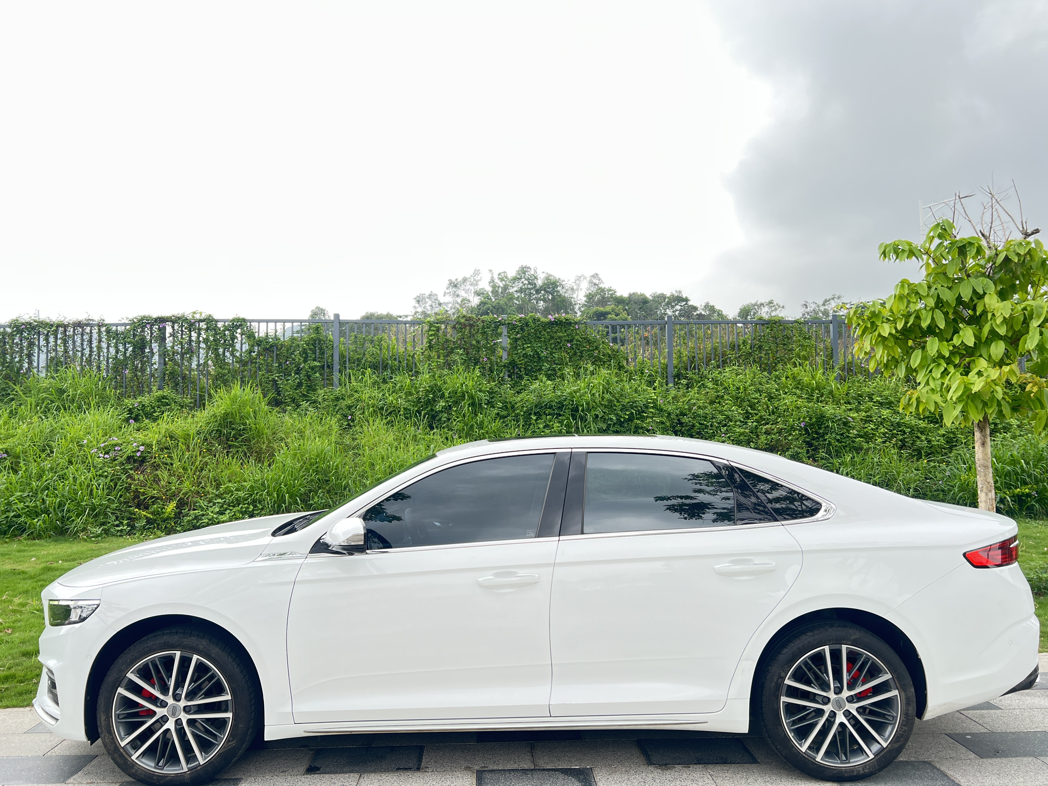 Used 2021 Geely Preface 2.0T DCT Premium (No Projection Lens) - Image 4