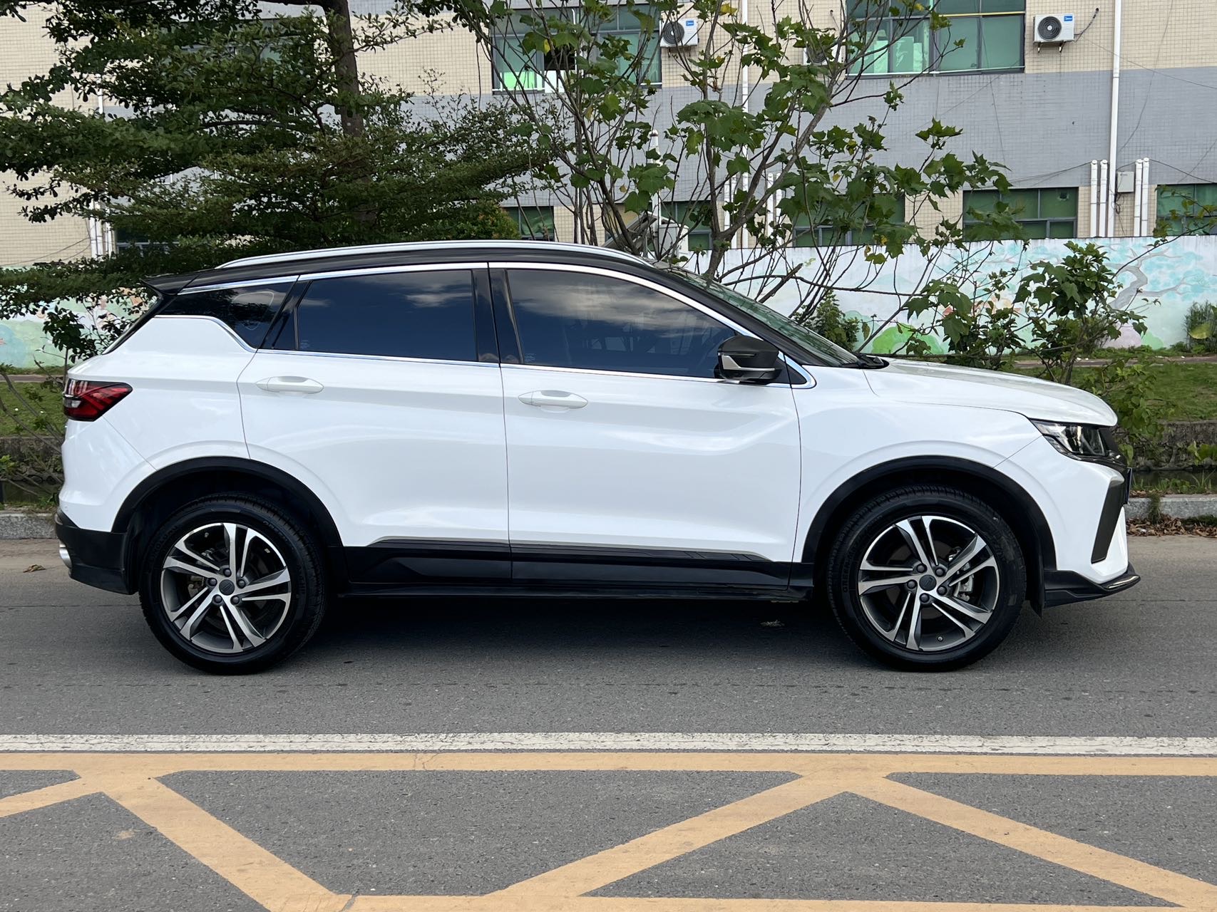 Used 2022 Geely Binyue 1.4T DCT 240T Diamond Edition - Image 8