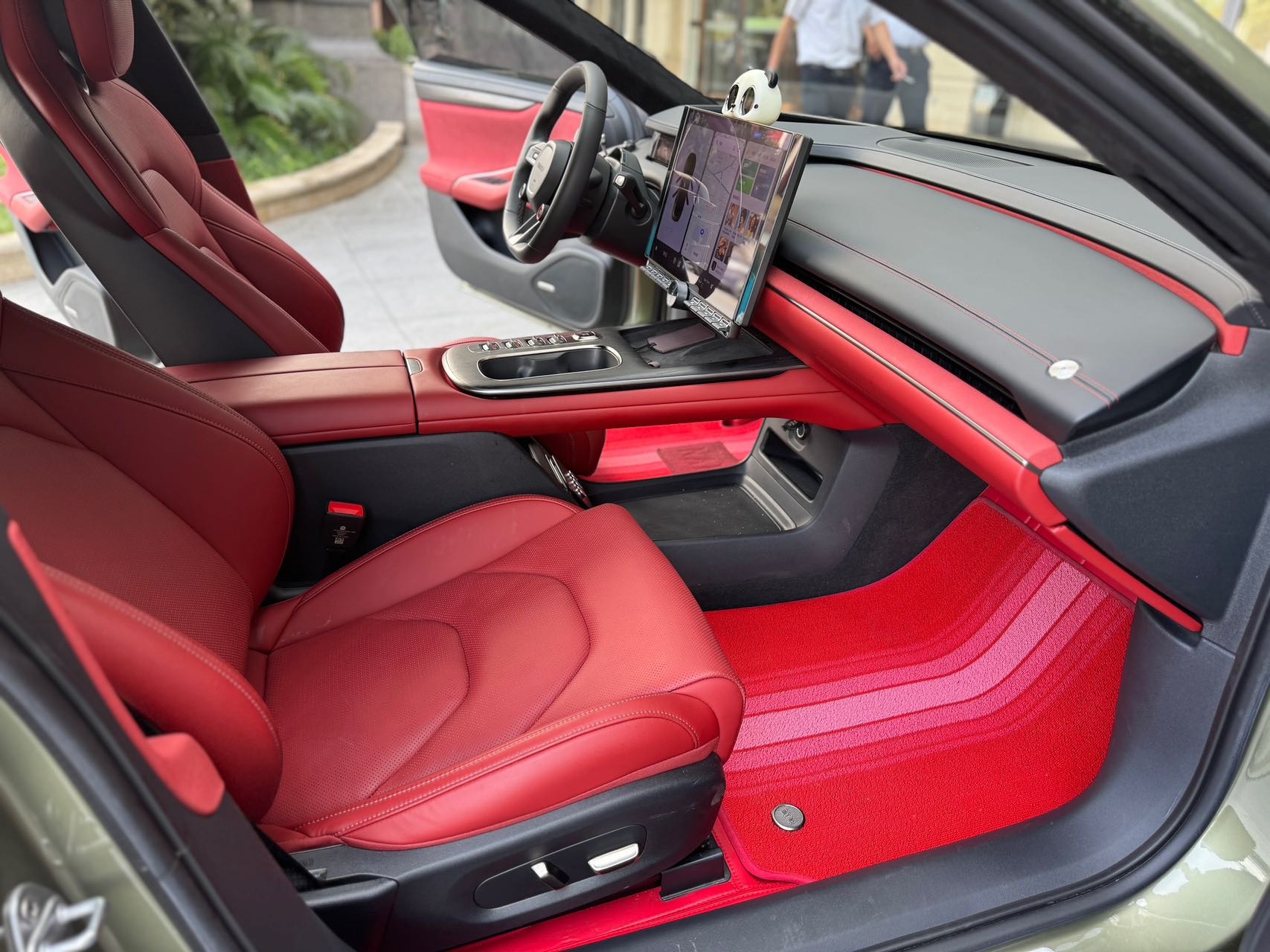 Xiaomi SU7 2024 32k km Four-Wheel Drive Ultra-Long Range Used EV Car - View 4