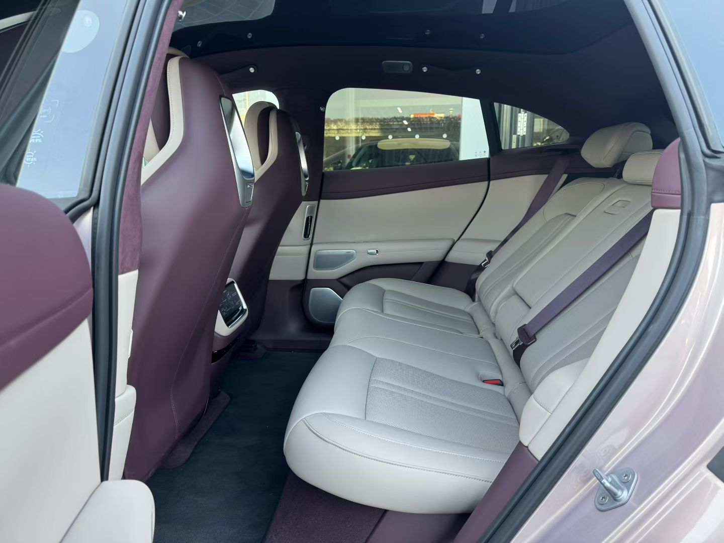 Xiaomi YU7 2025 Ultra-Long Battery Life High-performance Four-Wheel Drive Preowned Car - View 7